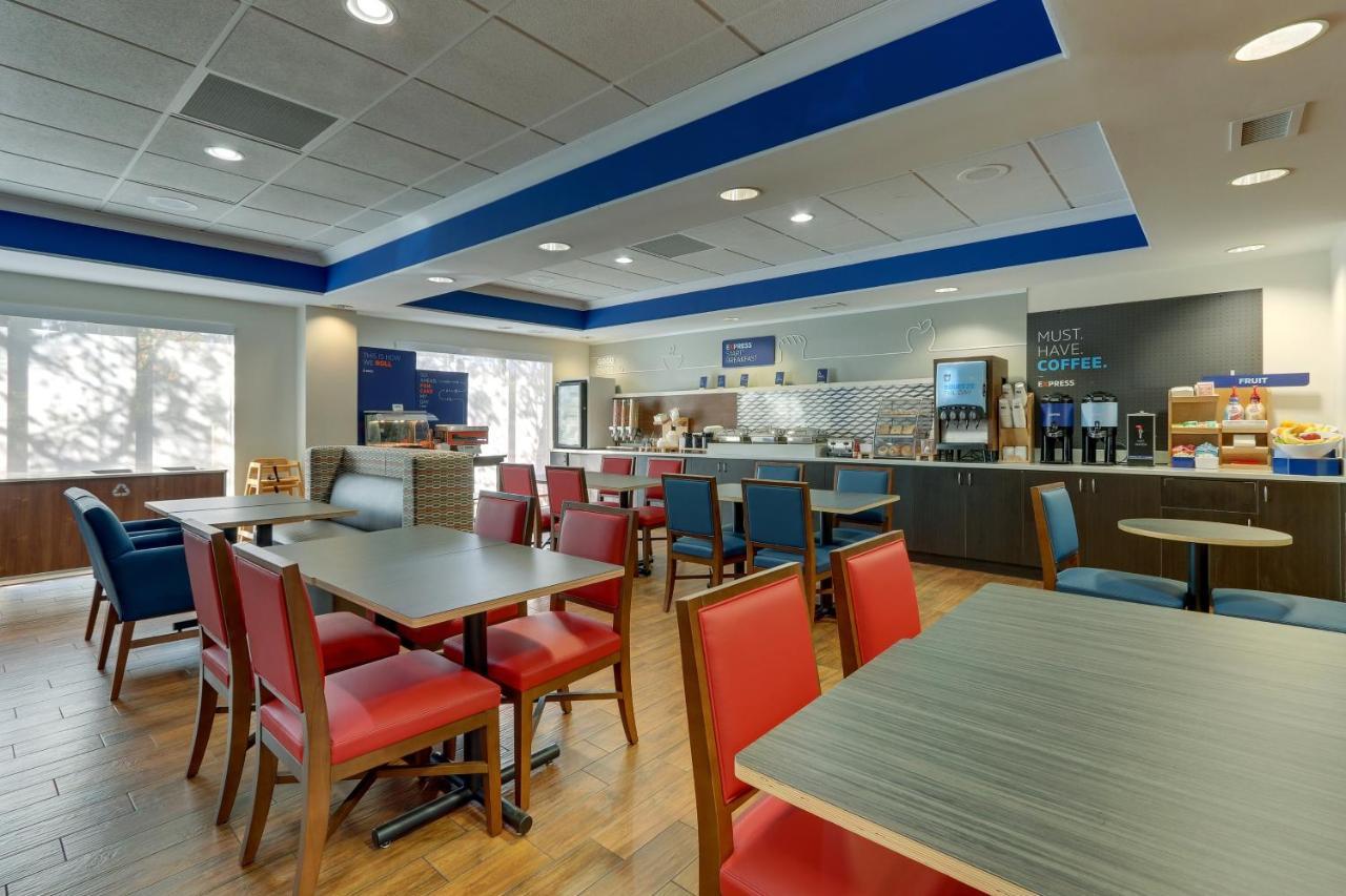 Holiday Inn Express Hotel & Suites Dayton-Centerville By Ihg Exterior foto